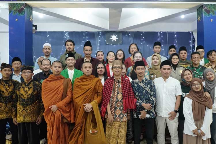 Wujud Toleransi, Pemangku Lintas Agama Ikuti Perayaan Malam Natal 2024 GKJW Lawang Malang