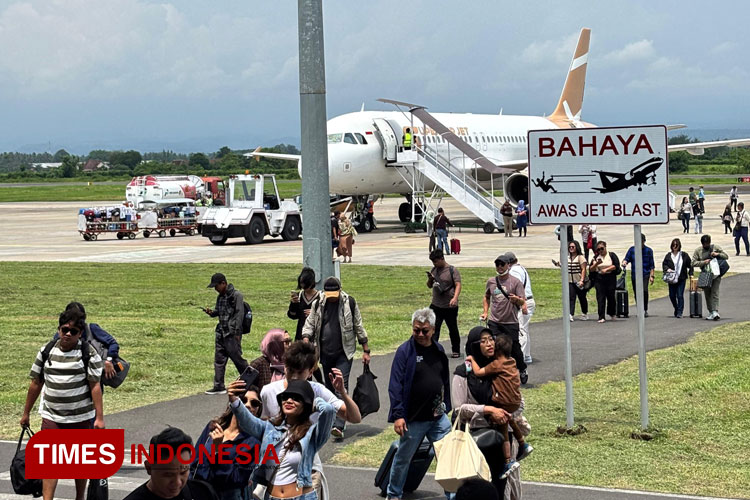 Bandara Blimbingsari Banyuwangi Banjir Penumpang