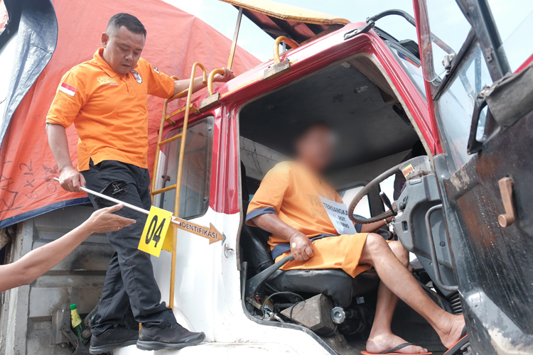 Pra Rekonstruksi Kecelakaan di Tol Pandaan-Malang, Polisi Kumpulkan 24 Reka Adegan