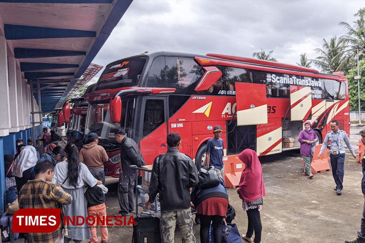 Ada Lonjakan Penumpang di Terminal Pacitan saat Libur Nataru