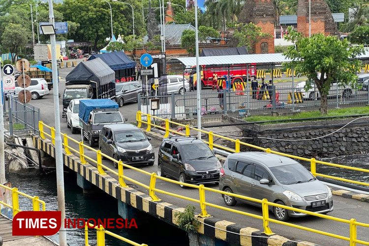 Libur Natal Padati Pelabuhan Ketapang, 206 Ribu Orang Berlayar ke Pulau Dewata