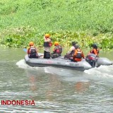 Balita Tercebur Selokan Ditemukan di Antara Enceng Gondok