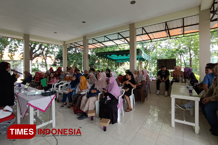 Petani Hidroponik di Surabaya Belajar Pemasaran Online di Market Place