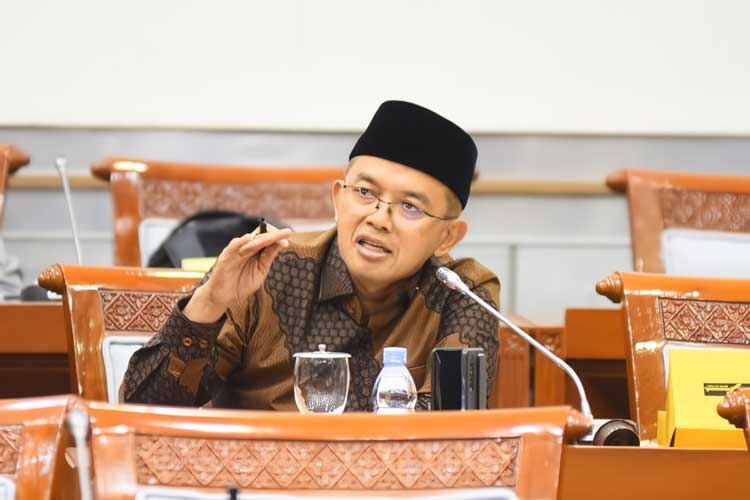 Anggota DPR RI KH Maman Imanulhaq: Pemerintah Harus Serius Turunkan Biaya Haji 2025