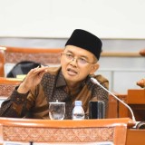 Anggota DPR RI KH Maman Imanulhaq: Pemerintah Harus Serius Turunkan Biaya Haji 2025