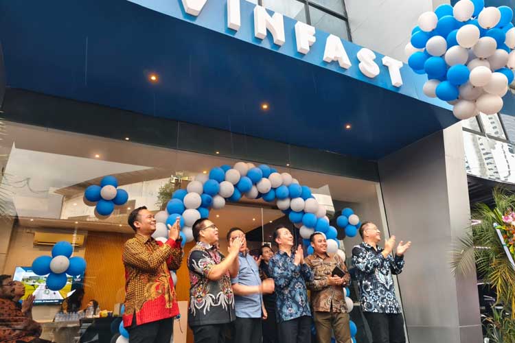 Sasar Konsumen Menengah Bawah, Vinfast Surabaya Target Jual 30 Unit Mobil Listrik Setiap Bulan