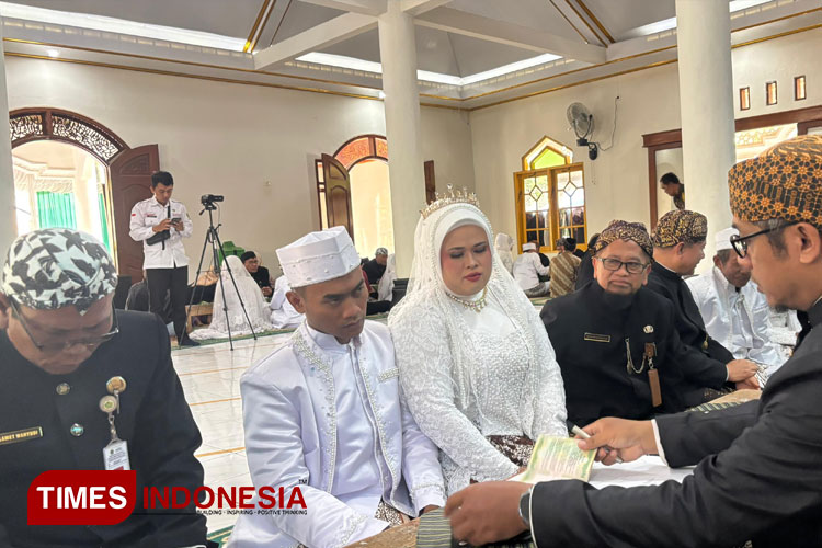 Kemenag dan Pemkab Banjarnegara Mantu, 16 Pasang Pengantin Menikah Massal