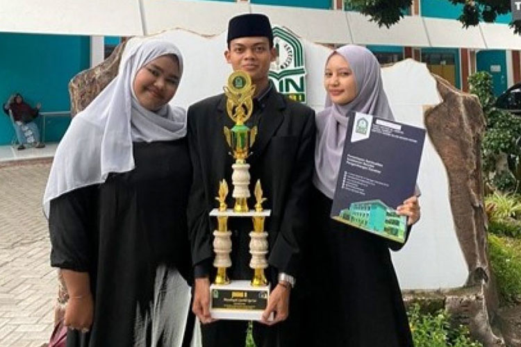 UKM JQH Unisma Malang meraih Juara 2 lomba Syarhil Qur’an pada ajang Olimpiade Al-Qur’an dan Hadits 2024 tingkat Nasional yang diselenggarakan oleh Ma’had al-Jami’ah IAIN Kediri