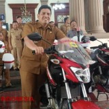 Bank Jatim Bondowoso Serahkan Tiga Motor Ambulan untuk Puskesmas Medan Sulit