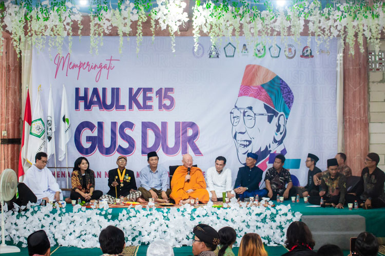 Forum Dialog Kebangsaan bersama pemuka agama dari berbagai kepercayaan, memperingati Haul ke-15 Gus Dur, oleh Gusdurian Malang Raya bersama Pesantren Rakyat Al Amin Sumberpucung, Kabupaten Malang, kemarin. (FOTO: Gusdurian)