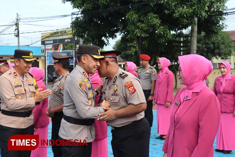 Kado Tahun Baru, 99 Personel Polres Majalengka Terima Kenaikan Pangkat