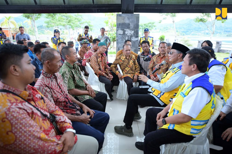 Tinjau Bendungan Pidekso, Menteri PU: Optimalkan Irigasi Premium untuk Airi Sawah Petani Wonogiri