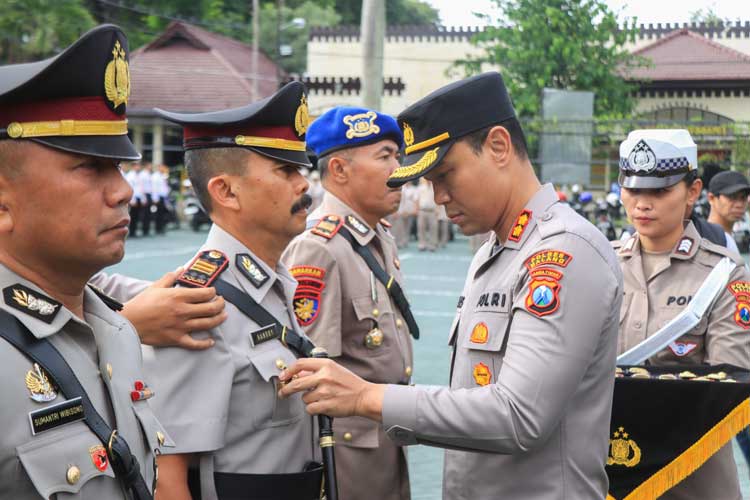 Sertijab Pejabat Utama dan Kapolsek, Perkuat Kepemimpinan Aparat Jajaran Polres Malang