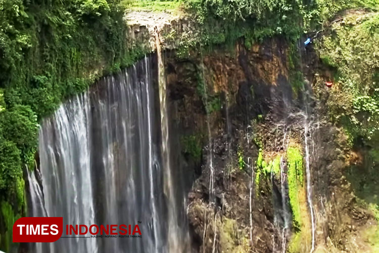 air-terjun-Tumpak-Sewu-2.jpg