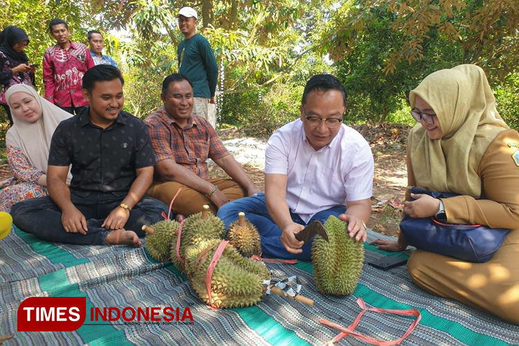 Durian-Waroeng-Kae-2.jpg