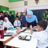 Khofifah Sebut Program Makan Bergizi Gratis Sangat Strategis