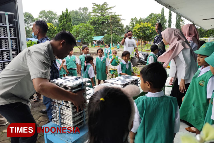 Makan Bergizi Gratis di Malang, Siapkan 3 Ribu Porsi untuk 10 Sekolah