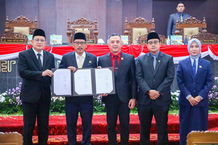 Perda-BPR-Jatim-resmi-ditetapkan-dalam-sidang-paripurna.jpg