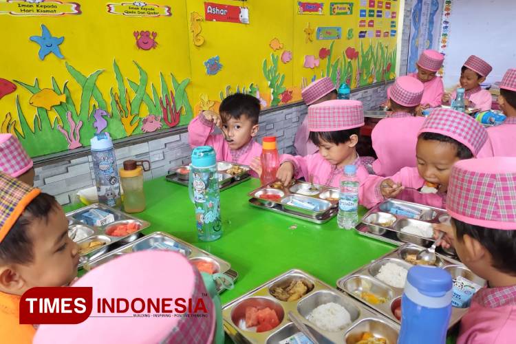 Disukai Anak-anak, Siswa-Guru Berharap Makan Bergizi Gratis Berlanjut