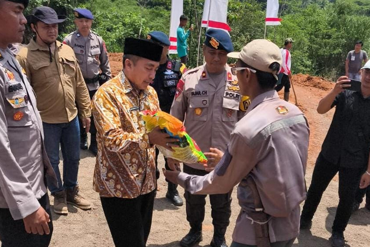 Satbrimob Polda Jawa Barat dan Pemkab Tasikmalaya Tanam Jagung Seluas 9 Hektar