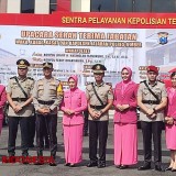 Kapolres Jember Pimpin Serah Terima Jabatan 10 Perwira saat Apel