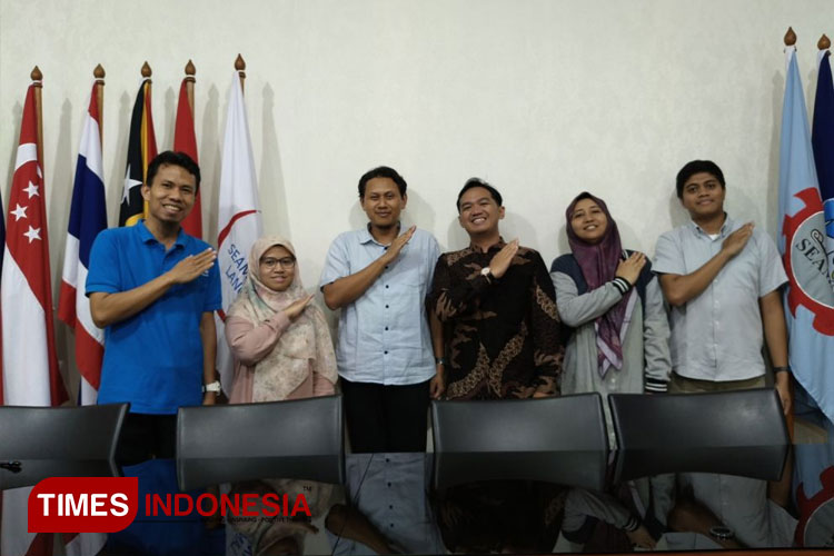 Prayitno Tri Laksono, M.Pd., dosen Bahasa Indonesia bagi Penutur Asing (BIPA) sekaligus dosen PBSI FKIP Unisma Malang disambut hangat tim SEAMEO QITEP in Language (SEAQIL). (FOTO: AJP TIMES Indonesia)