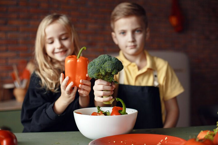 Makanan Sehat untuk Anak: Tips Membuat Si Kecil Suka Sayuran