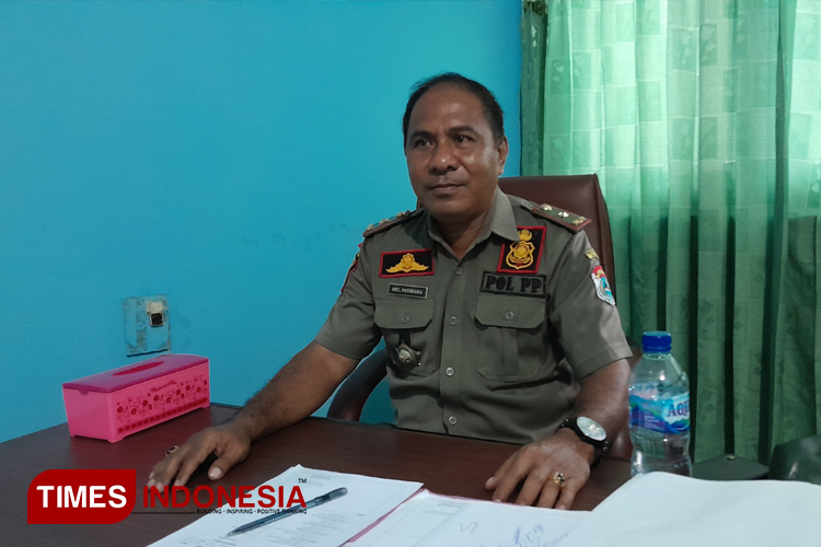 Kasat Pol PP Kab. Sumba Timur Melikianus Patimara.(FOTO: Habibudin/TIMES Indonesia)