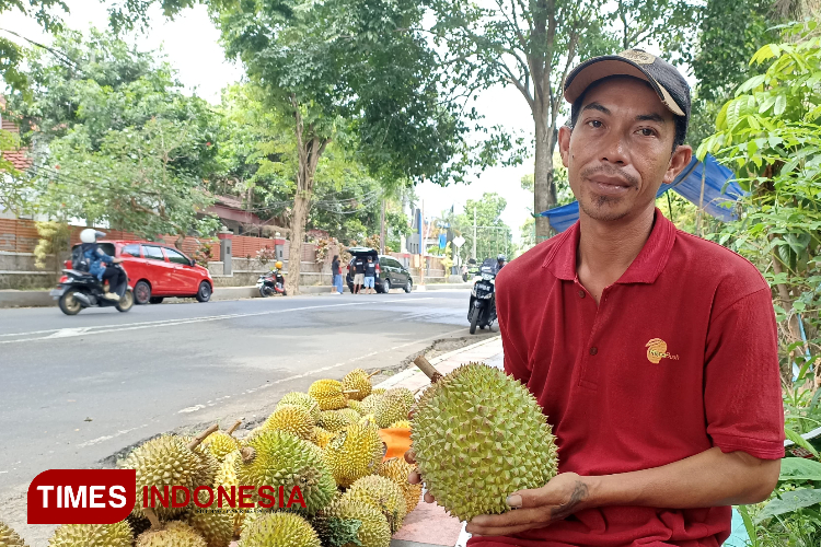 Tips dan Trik Rahasia Durian Berkualitas ala Pedagang Buah Banyuwangi