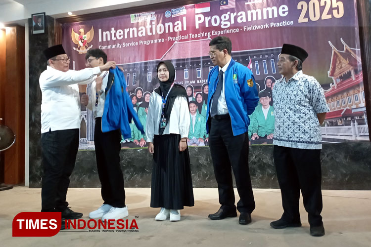 UNIRA Malang Lepas 36 Mahasiswa PPL/KKN Internasional ke Thailand dan Malaysia