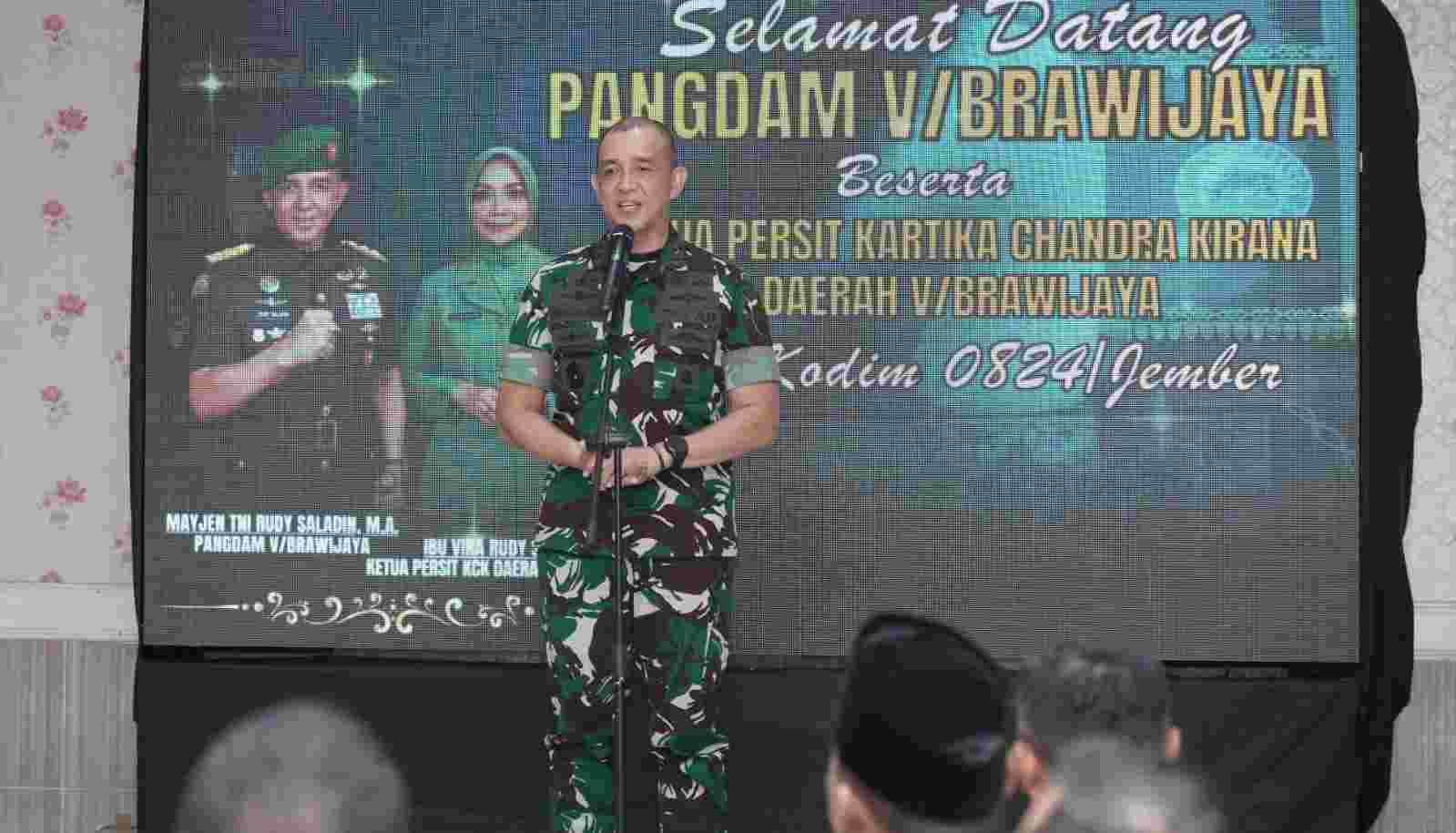 Pangdam V Brawijaya memberi arahan terkait Ketahanan Pangan di Jember dan Lumajang. (Foto: Pendam V Brawijaya for TI)