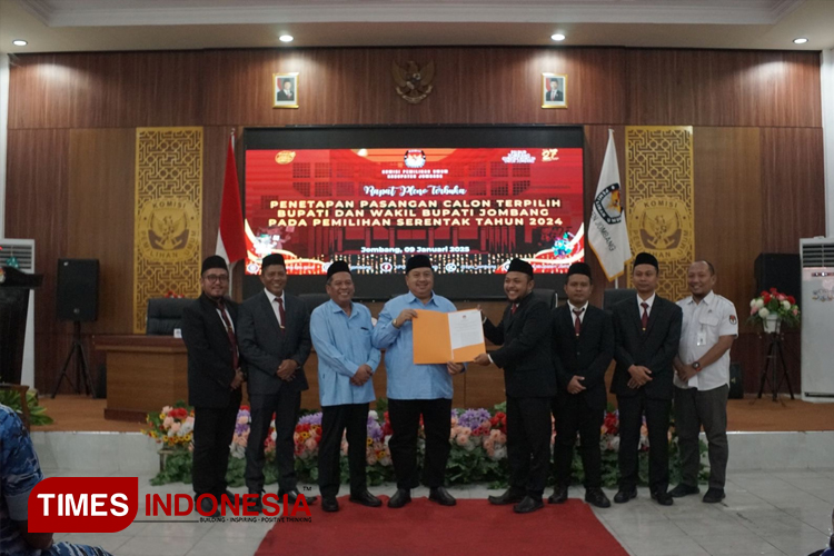 KPU Jombang Tetapkan Warsubi-Gus Salman Sebagai Bupati dan Wakil Bupati Terpilih 2025-2030