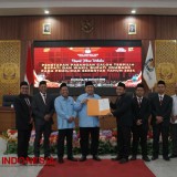 KPU Jombang Tetapkan Warsubi-Gus Salman Sebagai Bupati dan Wakil Bupati Terpilih 2025-2030