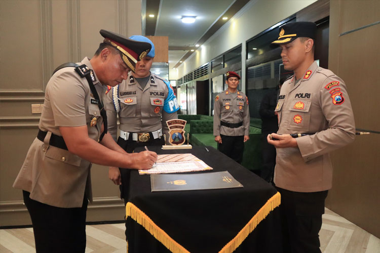 Upacara-sertijab-mutasi-jabatan-3.jpg