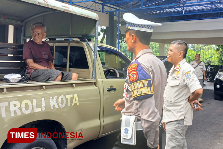 Tinggal di Pos Polisi Alun-alun Kota Banjar, PGOT Diamankan Polisi dan Satpol-PP