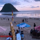 Selama Libur Nataru, 19 Ribu Lebih Wisatawan Kunjungi Pantai Pulau Merah Banyuwangi