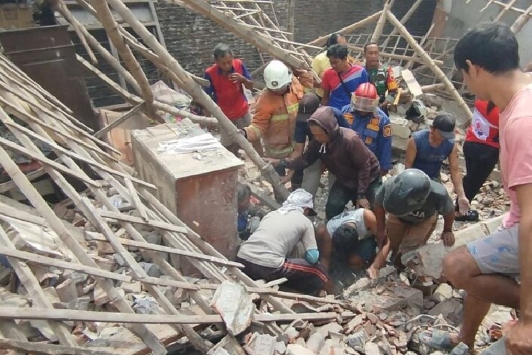 Bantu Penyelidikan Ledakan di Mojokerto, Polda Jatim Turunkan Tim Inafis hingga Jibom Brimob