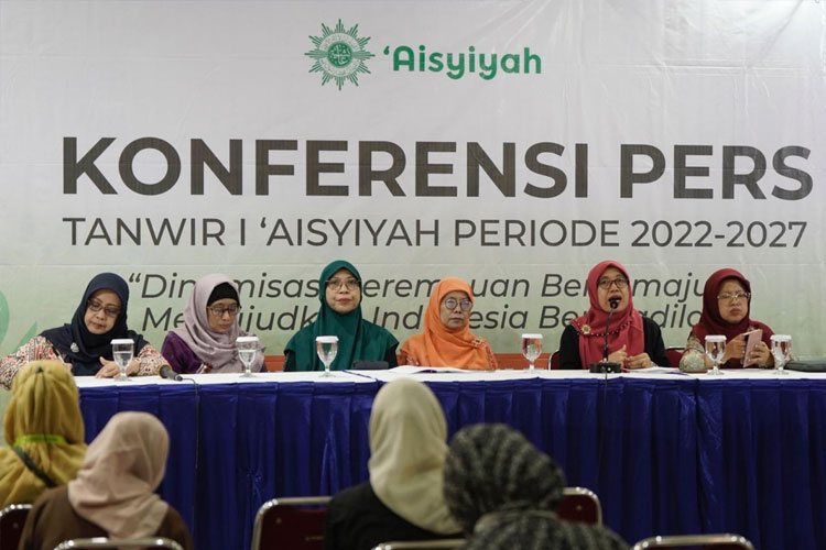 Konferensi Pers Jelang Tanwir I ‘Aisyiyah, Selasa (14/1/2025) bertempat di Aula Kantor PP Muhammadiyah Menteng, Jakarta Pusat. (FOTO: dok Tanwir I ‘Aisyiyah)