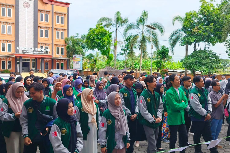 mahasiswa-KKN-Tematik-berbasis-Pesantren-3.jpg