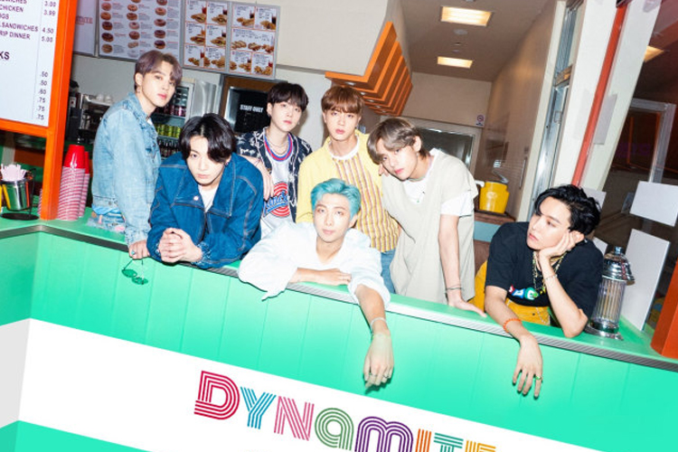 Dynamite dari BTS Capai Angka Streaming 2 Miliar di Spotify Global