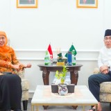 Silaturahmi ke Ketum PBNU, Khofifah Undang KH Yahya di  Kongres  XVIII Muslimat NU