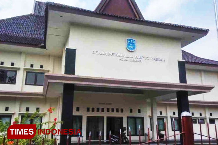 Gedung DPRD Kota Banjar yang kini sedang diusut Kejaksaan Negeri terkait dugaan korupsi tunjangan rumah dinas. (FOTO: Susi/TIMES Indonesia)