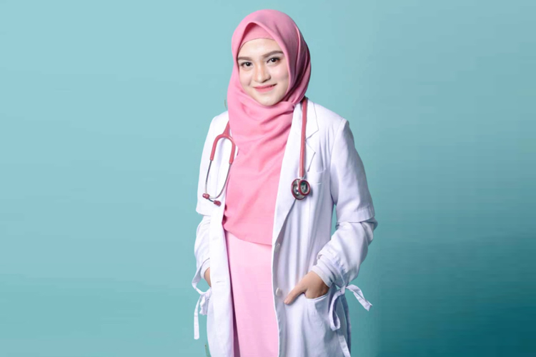Dirikan Komunitas Dokter Hijab Cantik, dr. Vita Suarakan Brain, Beauty and Behavior