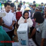 Dorong Ketahanan Pangan Nasional, Yayasan GSN Salurkan Bantuan Pupuk bagi Petani Majalengka