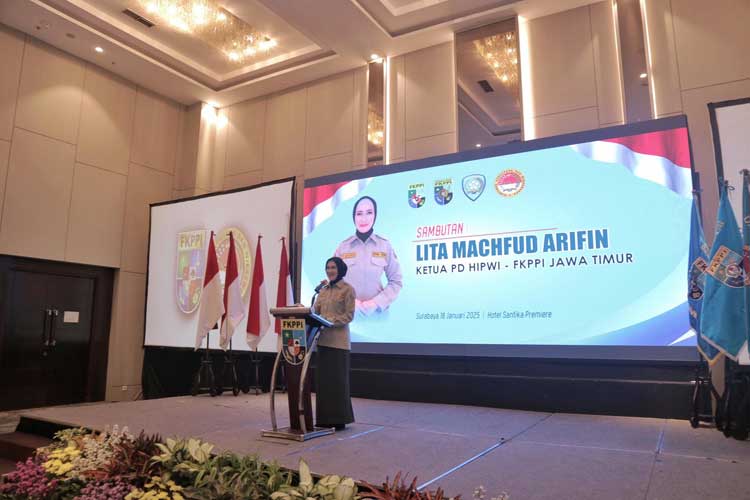 Lita Machfud Arifin Resmi Jadi Nakhoda HIPWI FKPPI Jatim