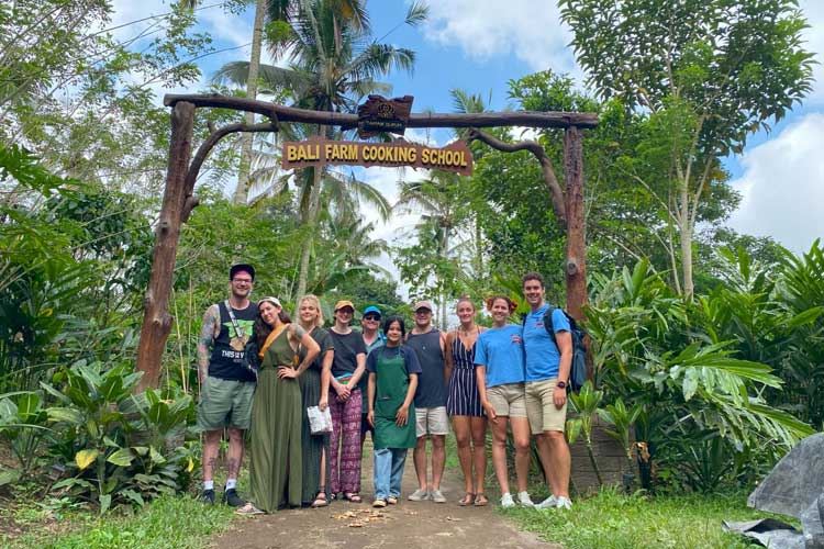 Melihat Taman Dukuh Bali, Tempat Kuliner Favorit dan Budaya yang Kental Tradisi