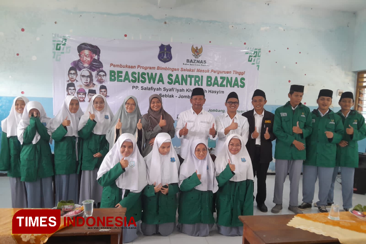 11 Santri Pesantren Seblak Terima Beasiswa Baznas RI