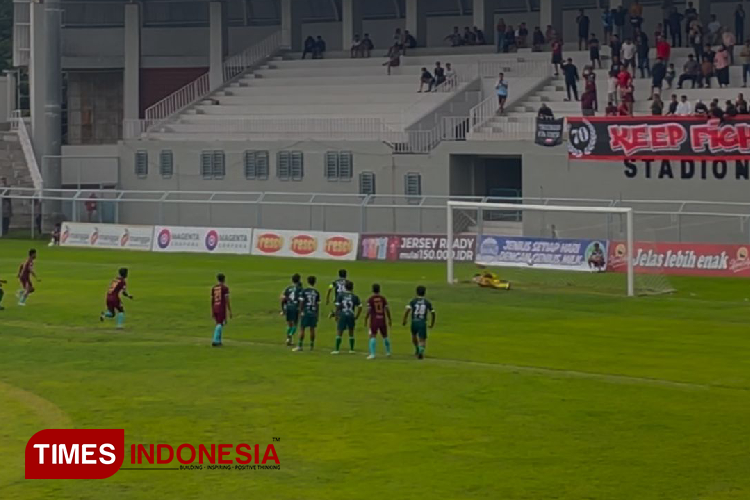 Keputusan Wasit Riyadussolihin Jagal Kemenangan Persewangi Banyuwangi