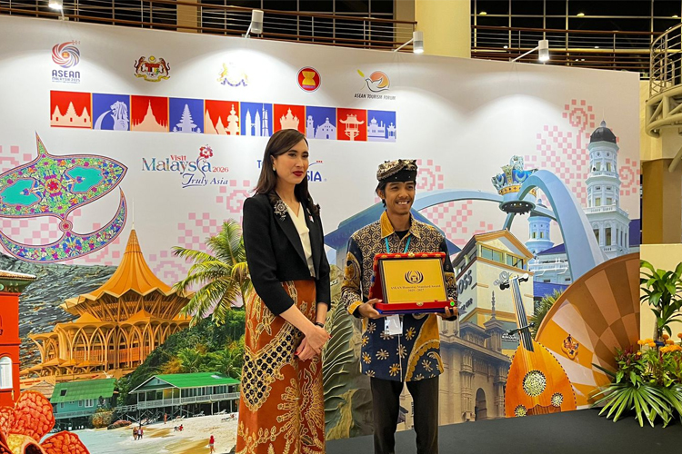 Bupati Banyuwangi Apresiasi Desa Kemiren Raih The 5th ASEAN Homestay Award