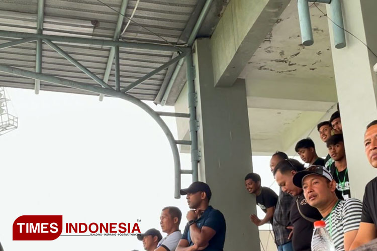 Stadion Diponegoro Banyuwangi Bocor, Penonton VIP Liga 4 PSSI Jatim Kecewa